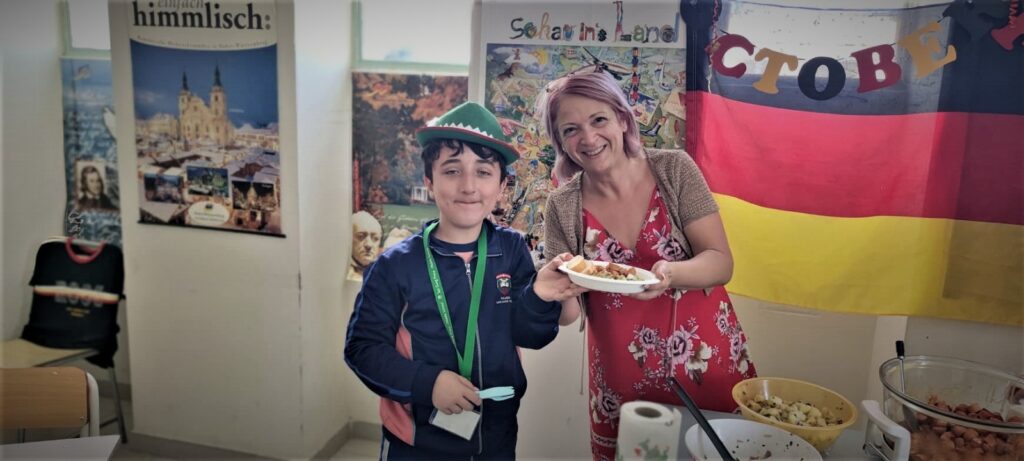 picture of student and teacher